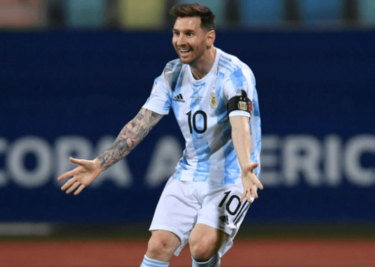  多特蒙德德比战占上风，罗伊斯任意球直挂死角